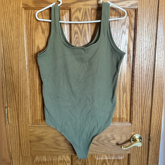 Abercrombie & Fitch Olive Green Ribbed Bodysuit- XXL - Picture 3 of 4